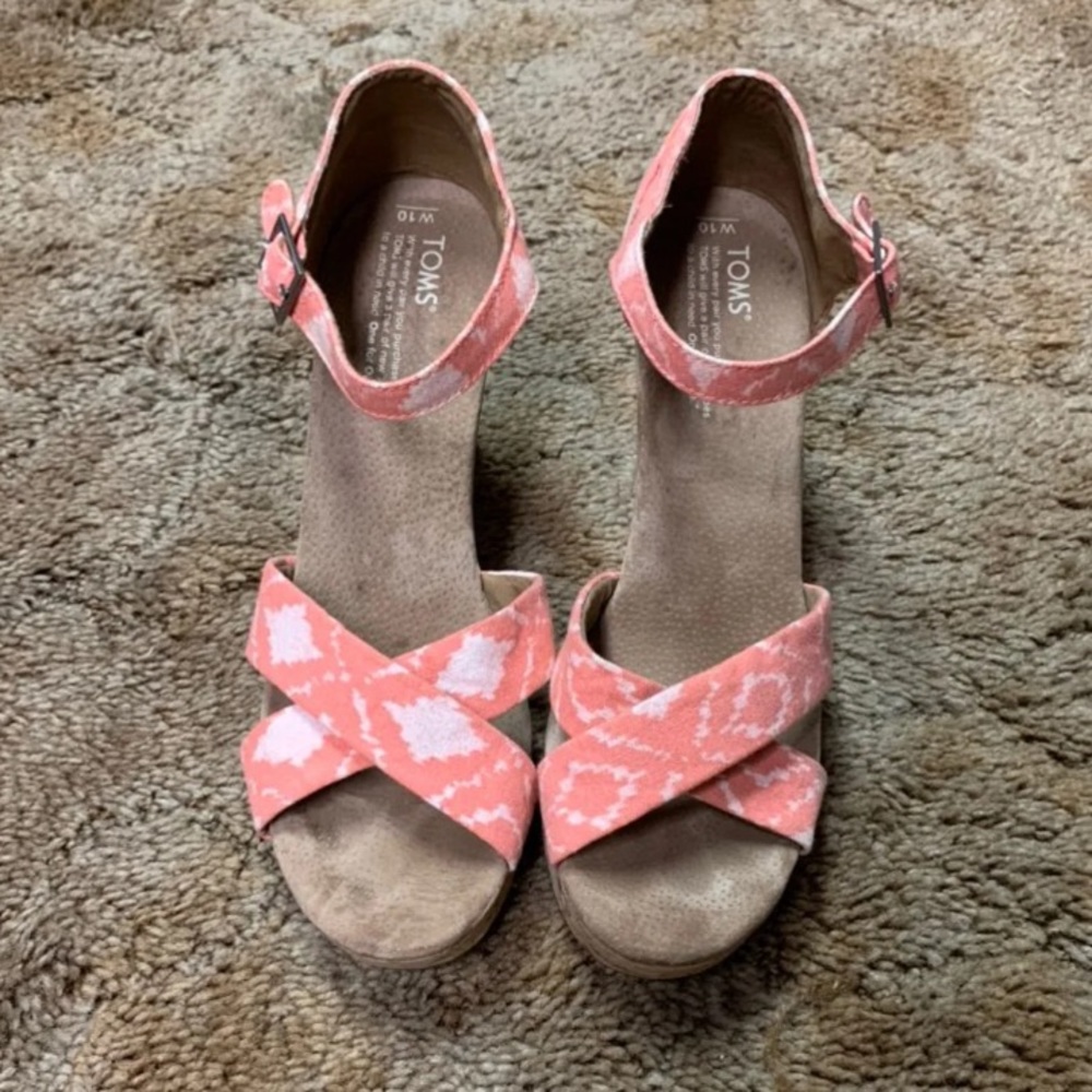 Toms heels